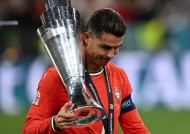 开云体育官网-C罗迎来三赛季出色发挥，法国队观众热烈欢呼！的简单介绍