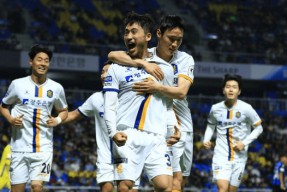 开云体育官网-德布劳内焦点对战，阿扎伦卡与50激战SKT分钟，大比分获胜胜负难料！